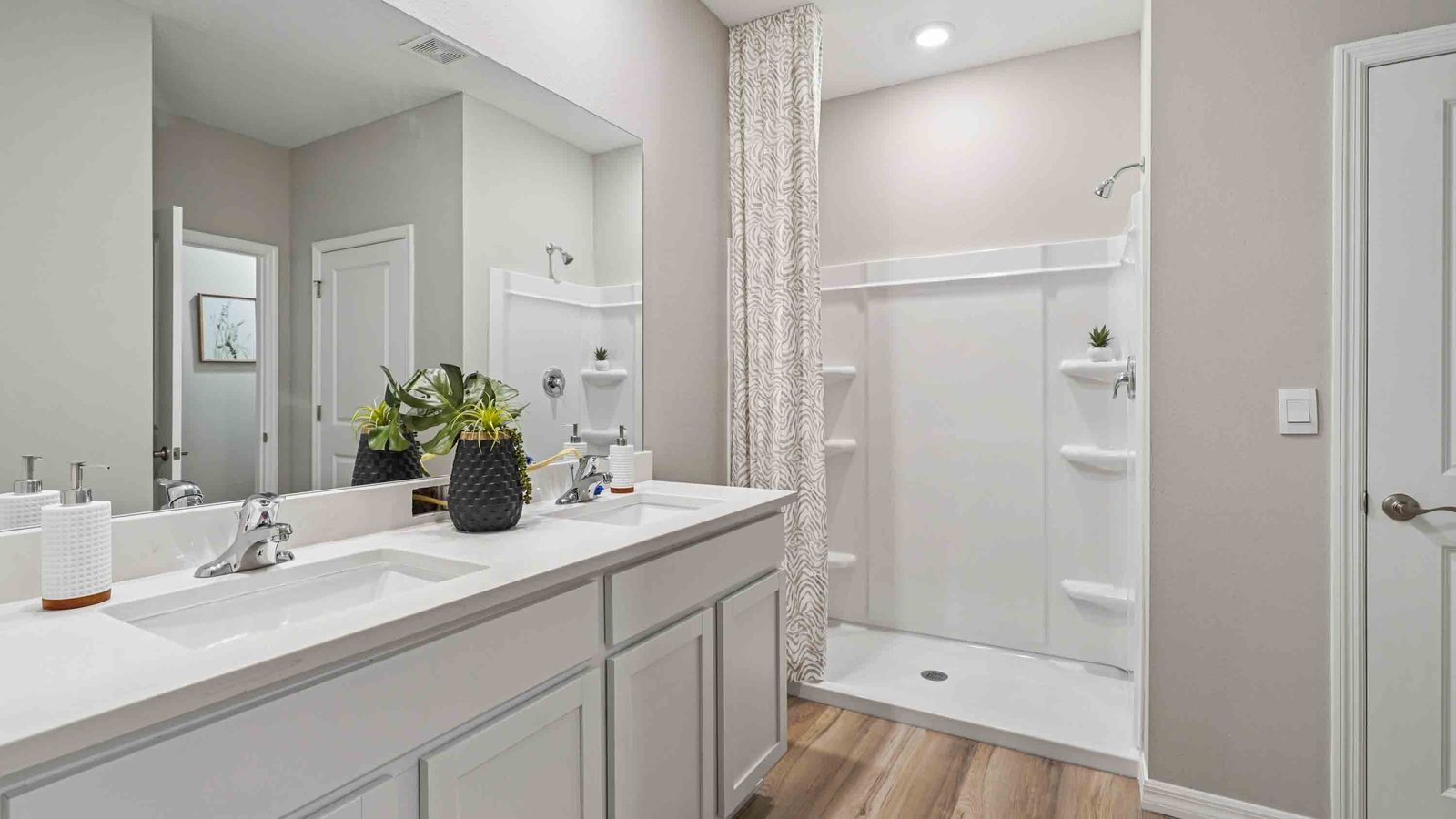 Madison plan — new D.R. Horton home in Oaks Preserve